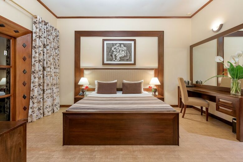 Hotel Amaya Hills