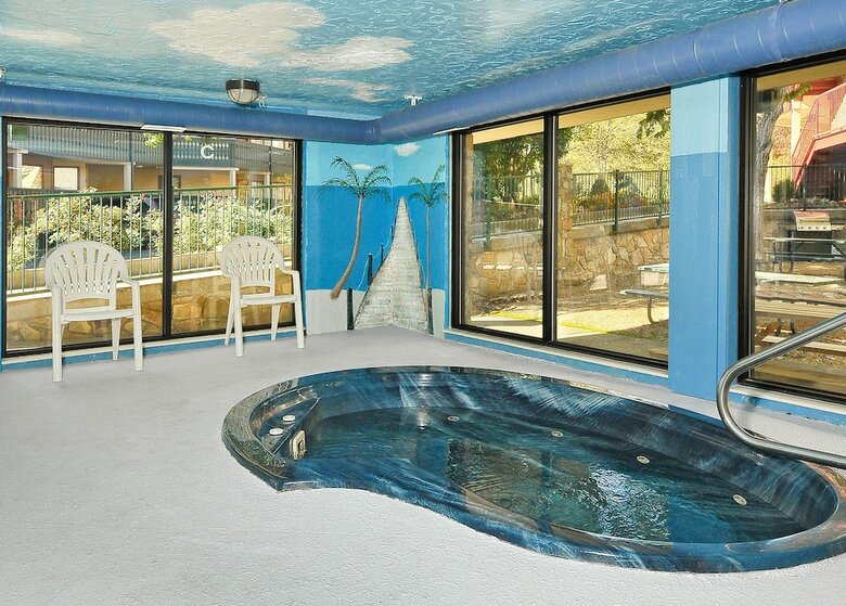 Hotel Laurel Point Resort By Capital Vacations