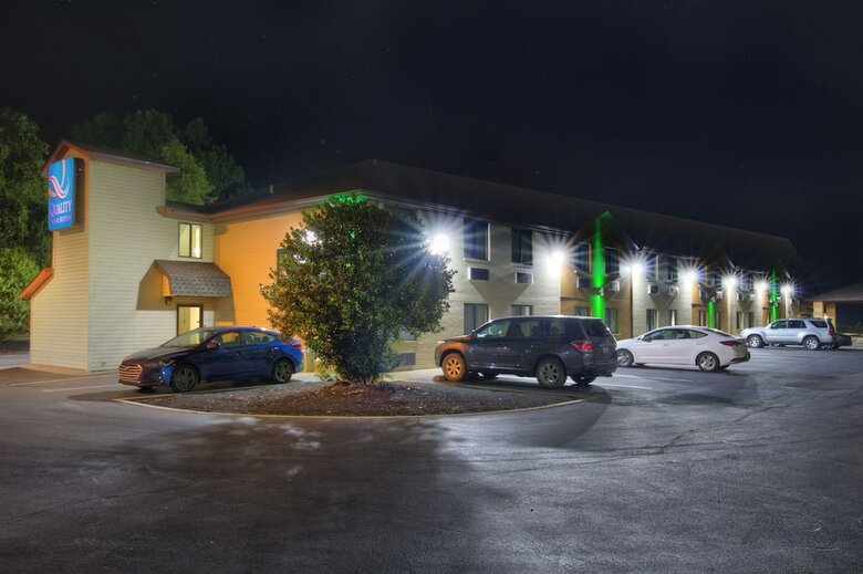 Hotel Quality Inn & Suites Metropolis I-24