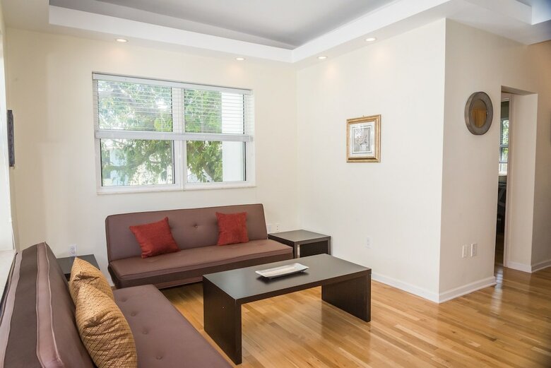 Aparthotel La Costa Suites By Royal Stays