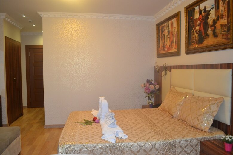 Peradise Hotel