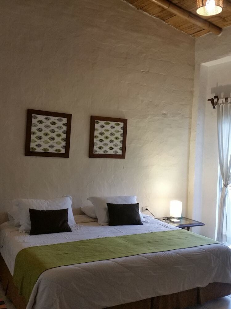 Hotel Sanctuary Puerto Cayo Lodge
