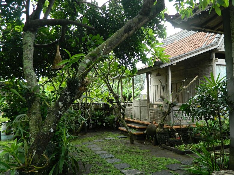 Hotel D'tegale Homestay