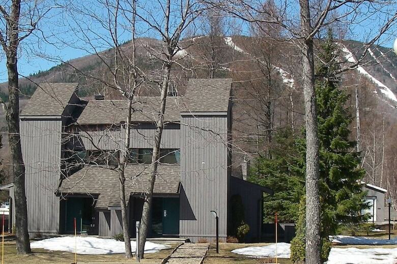 Chalet Et Condos Mont Sainte-anne