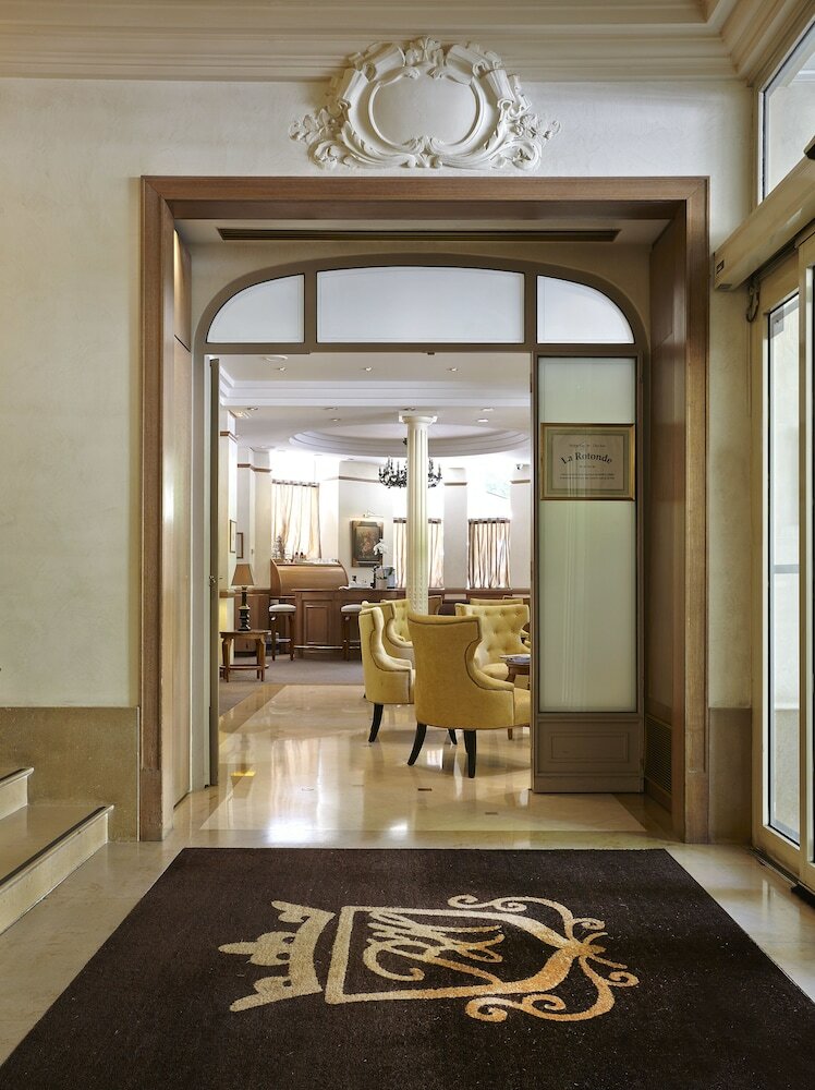 Royal Hotel Paris Champs Elys�es