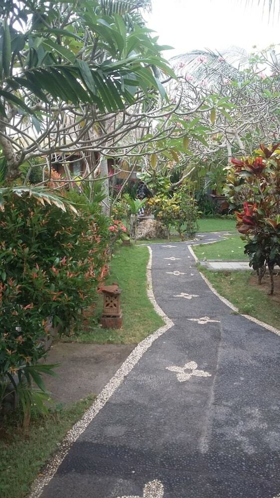 Bed & Breakfast Merta Sari Balangan Bungalows