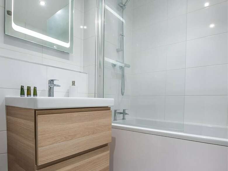 Apartamentos Deluxe Lets - Mayflower Court