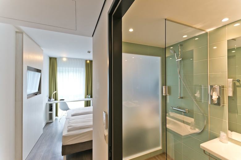 Hotel Super 8 By Wyndham Freiburg