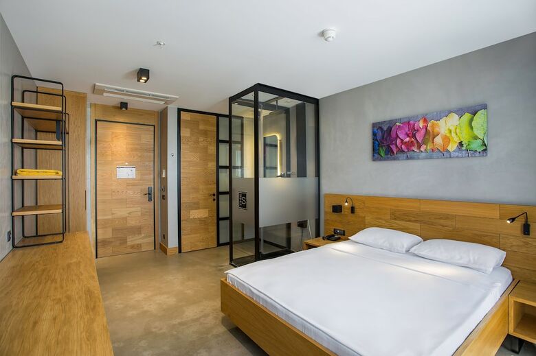 The S, Ascend Hotel Collection