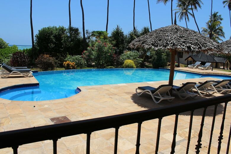 Hotel Zawadi Beach Villas