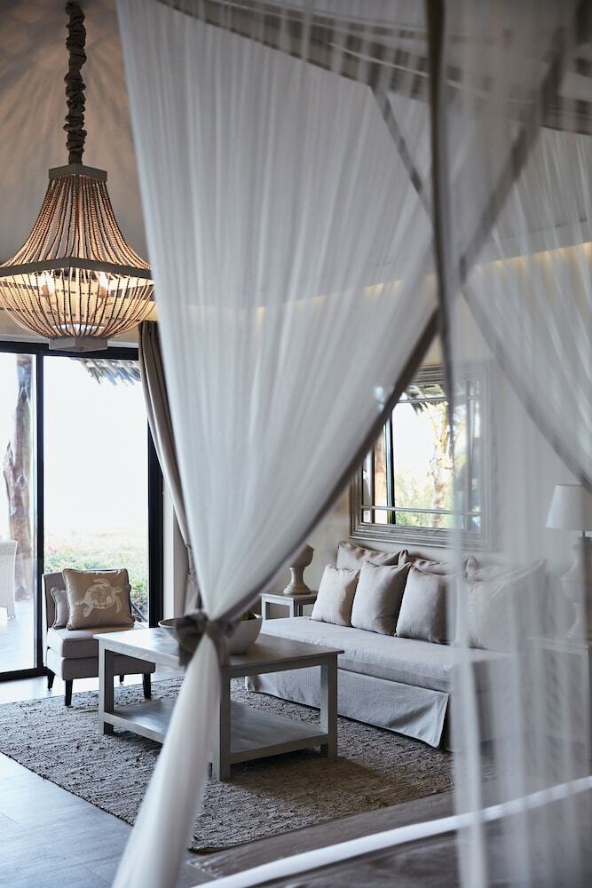 Hotel Zawadi Beach Villas