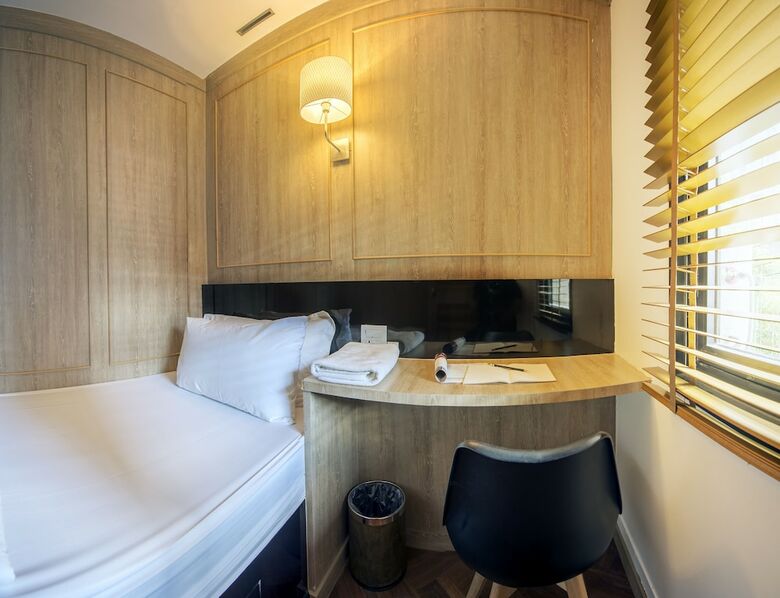 Hostal The Posh Phayathai