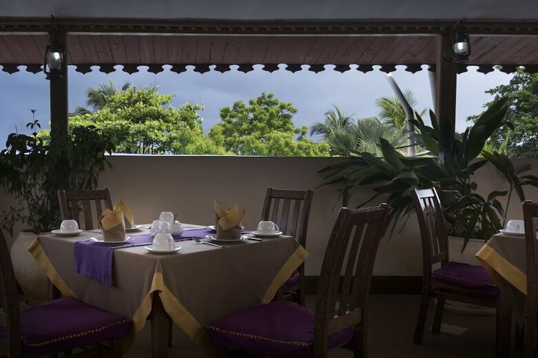 The Island Town Hotel - Adults Only