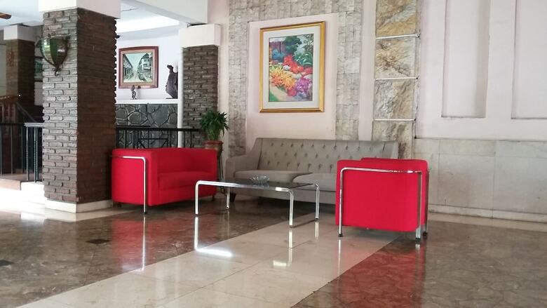 Topas Galeria Hotel