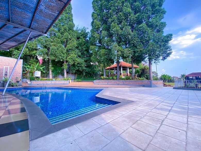 Topas Galeria Hotel
