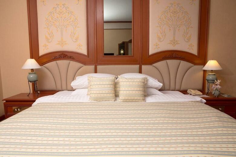 Chiang Mai Plaza Hotel