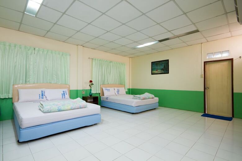 Bualuang Angthong Hotel
