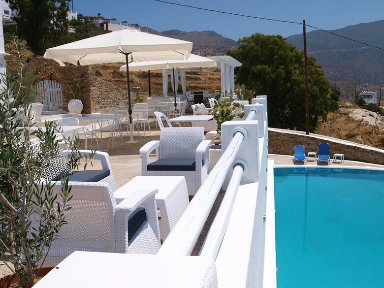 Petradi Hotel