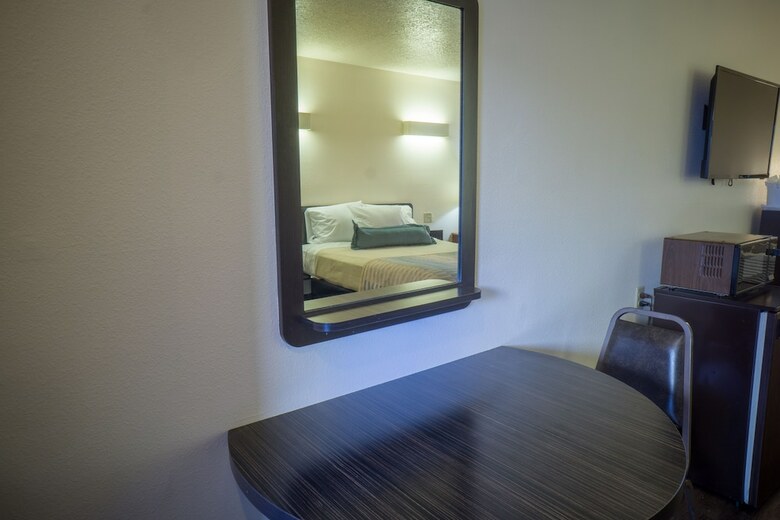 Hotel Sunnyside Inn & Suites