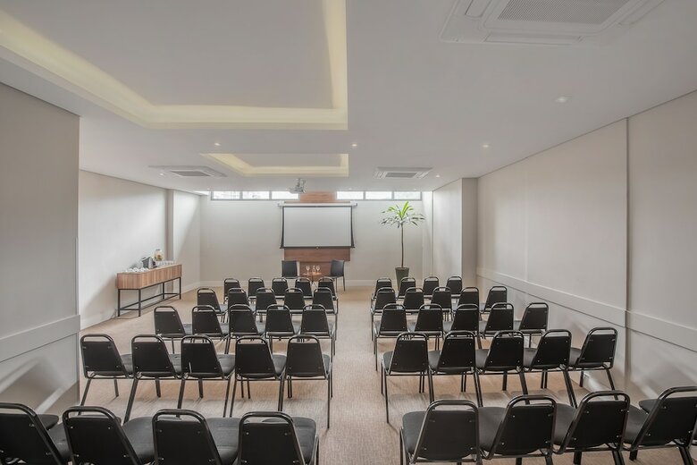 Hotel Intercity Curitiba Centro C�vico