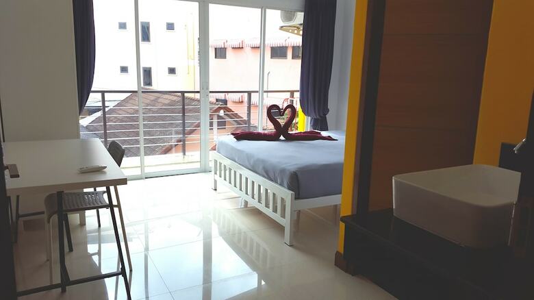 Hostal Bedbox Guesthouse & Hostel