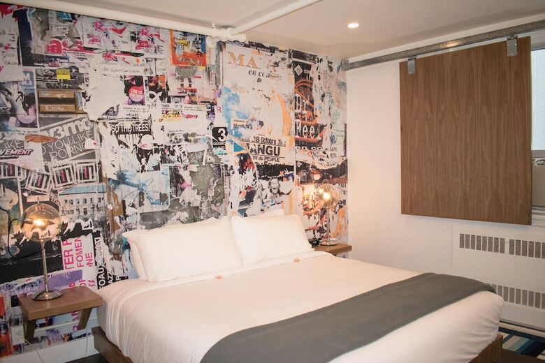 Crash Hotel Downtown Edmonton