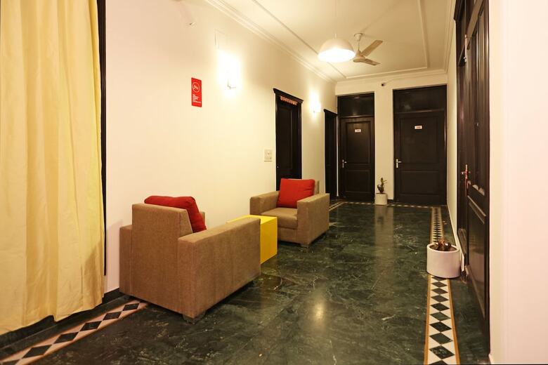 Hotel Oyo Flagship 520 Mg Road Metro Station