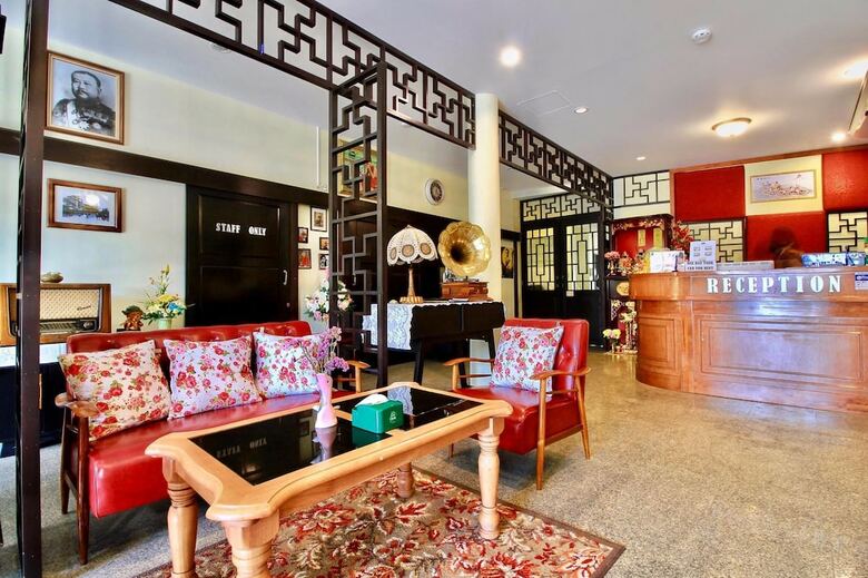 Hostal Srisomboon Hostel