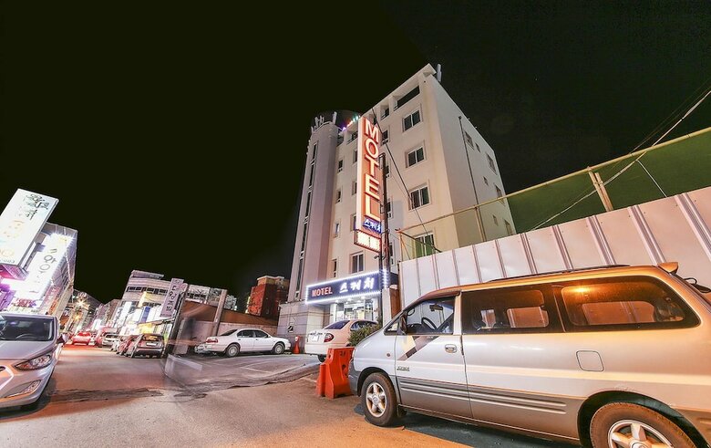 Hotel Sketch Motel
