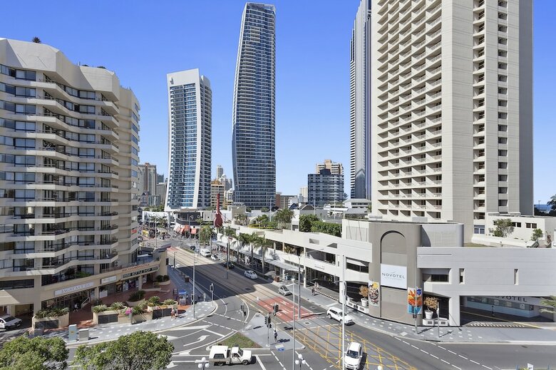 Hotel The Island Gold Coast