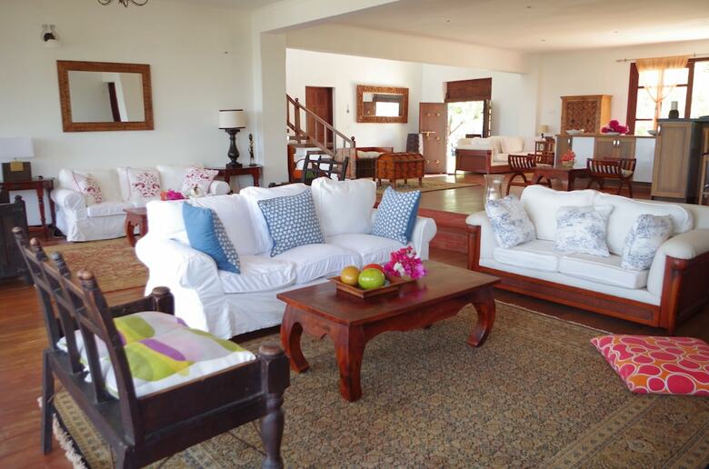 Bed & Breakfast Karabai Villa