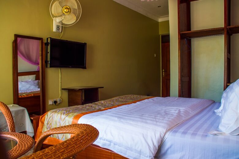 Jinja Safari Hotel