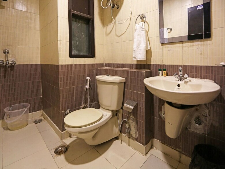 Hotel Oyo Townhouse 004 Sector 51 Noida