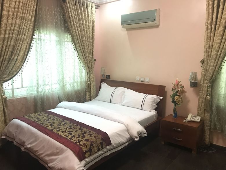 Aparthotel Casa Valleta Guest House & Apartments