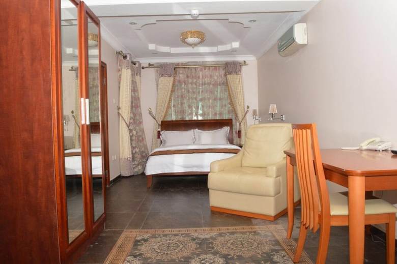 Aparthotel Casa Valleta Guest House & Apartments