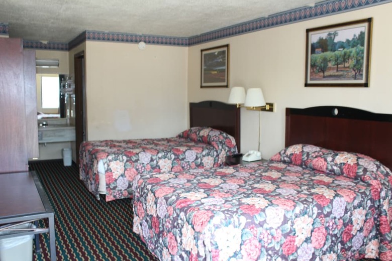 Hotel Carefree Inn