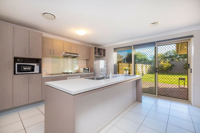 Hotel Getaway Holiday House Bankstown