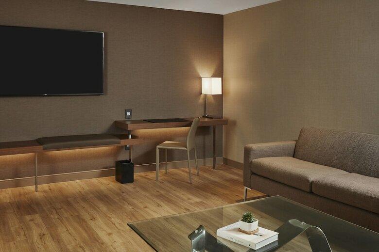 AC Hotel Cincinnati At The Banks