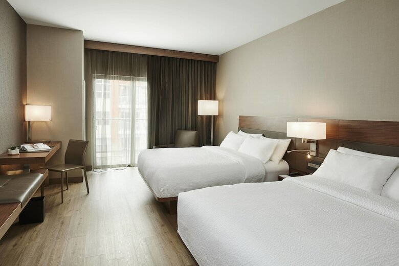 AC Hotel Cincinnati At The Banks