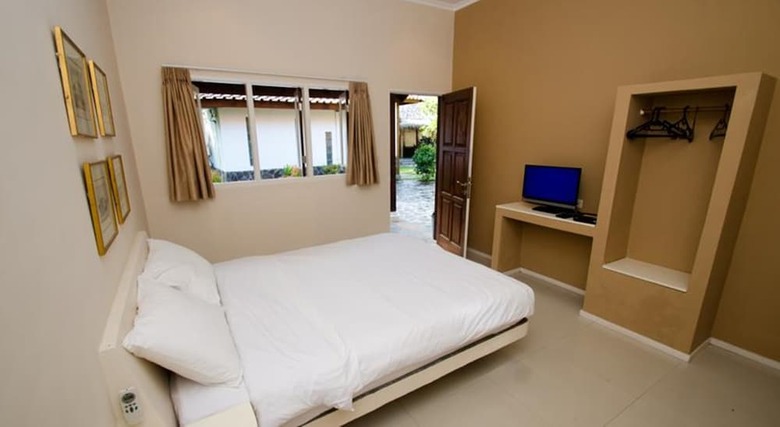 Hotel Si Pitung Village