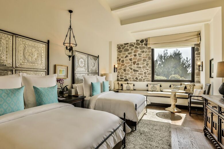 Azul Talavera Hotel