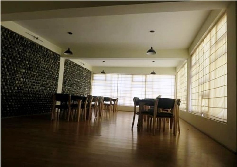 Hotel Mystique Meadows Earth Homes