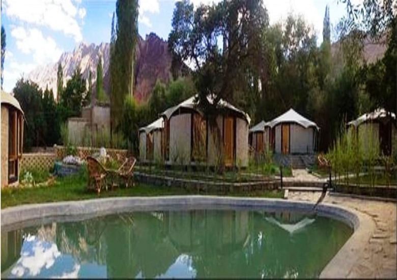Hotel Mystique Meadows Earth Homes