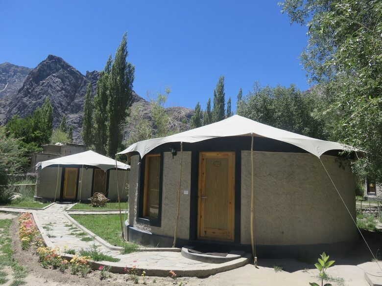 Hotel Mystique Meadows Earth Homes