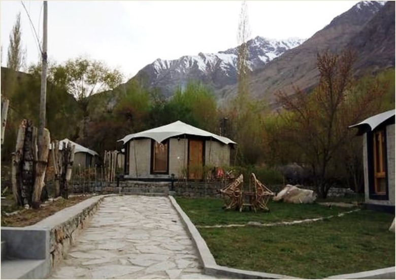 Hotel Mystique Meadows Earth Homes