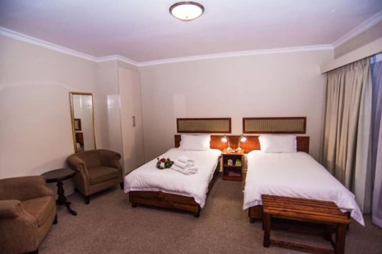 Hotel Adelante Lodge