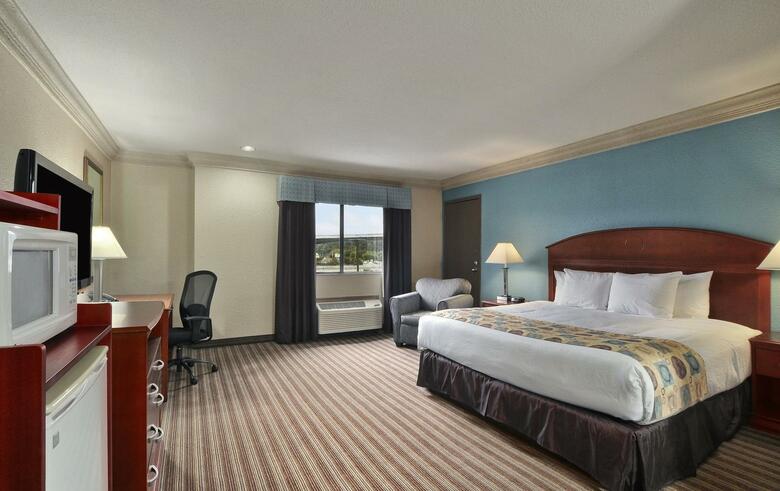 Hotel Ramada By Wyndham Houston Intercontinental Airport South