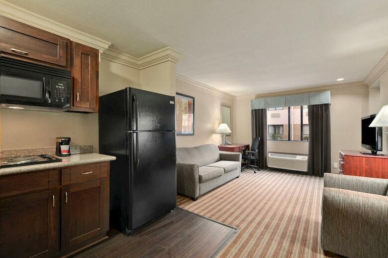 Hotel Ramada By Wyndham Houston Intercontinental Airport South