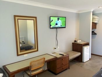 Town & Country Motor Inn