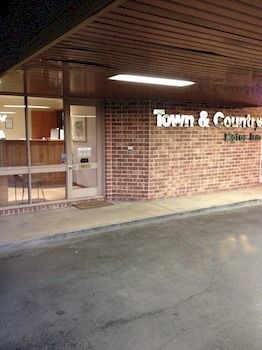Town & Country Motor Inn